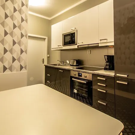 Old Town Rybna Apt By Ruterra *